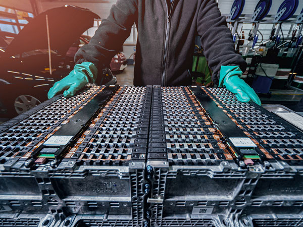 Batteriesystem, dessen Kathode aus Batteriemasse aus einer Compoundieranlage von BUSS gefertigt wurde