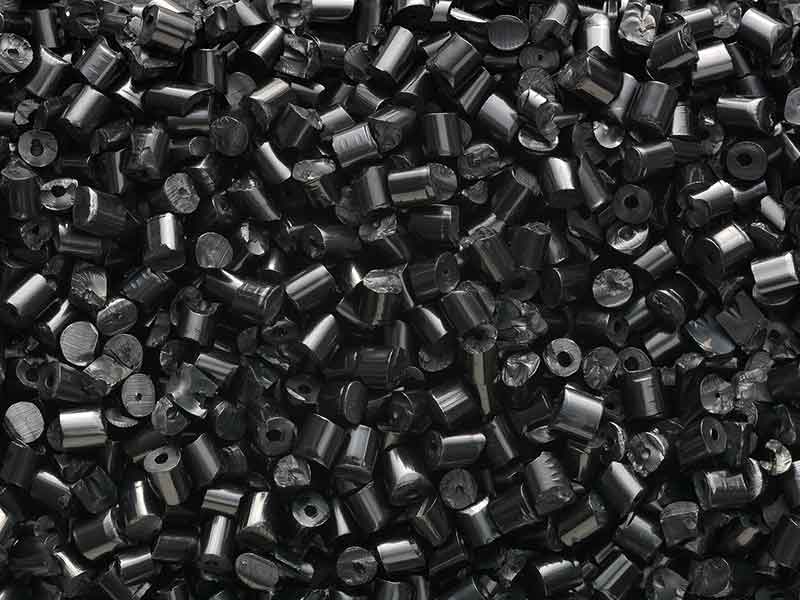 Compoundier-Technologie – Herstellung von Schwarzpellets aus PET oder PBT Compounds