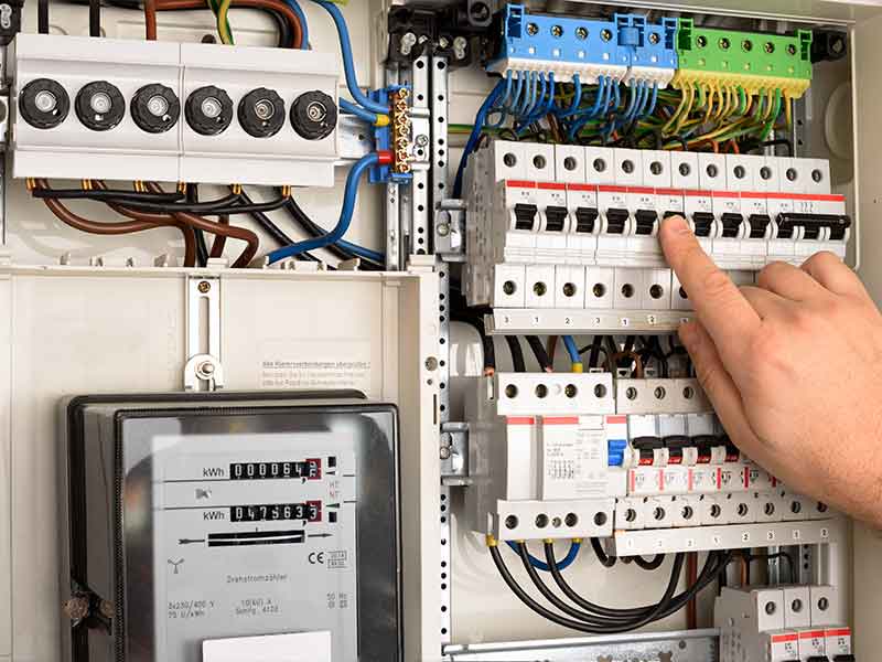 industry-pbt-pet_sicherungskasten Sicherungskasten mit Switches aus PET oder PBT