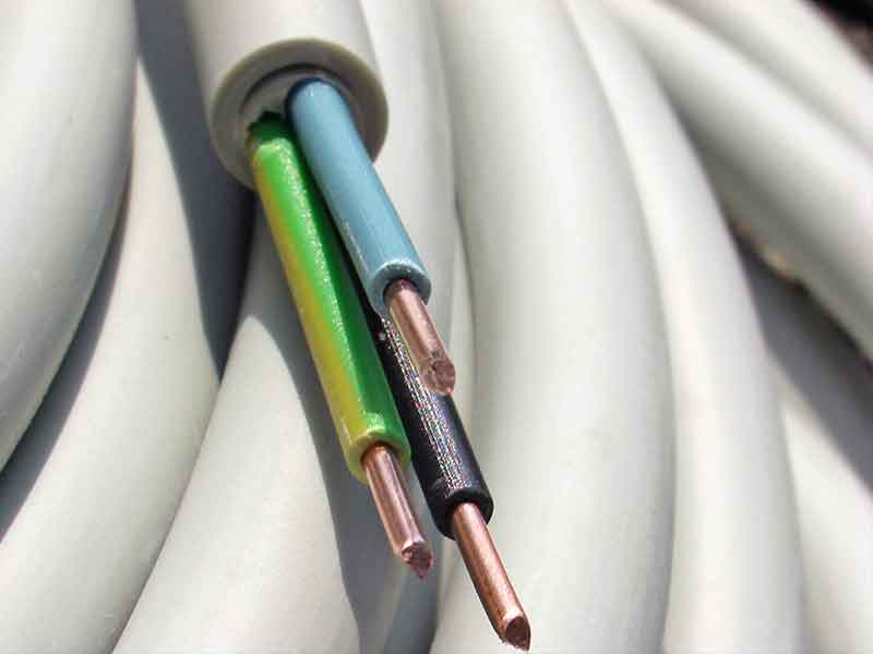 industry_hffr-cable-compounds_hffr_rolled-cable Aufgerolltes HFFR Kabel Compounds hergestellt mit der BUSS Compoundier-Technologie