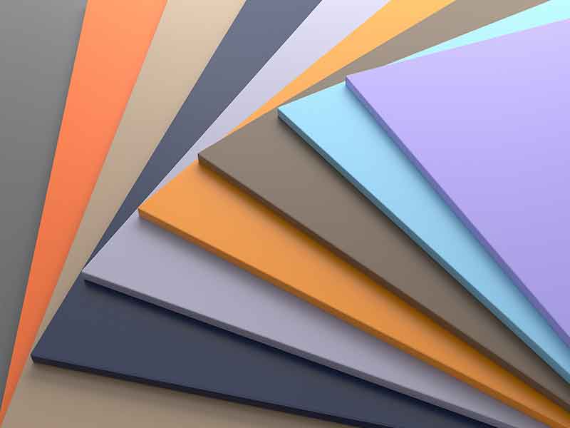 Kalandrierte Schaumgummifolien als Beispiel für Kalander-Aufbereitungssysteme von BUSS