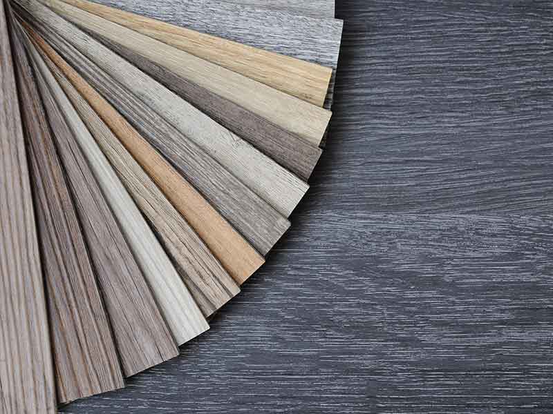 Laminat-Muster zeigen die vielseitigen Möglichkeiten von Naturfaserverbundwerkstoffen (NFK-Compounds)