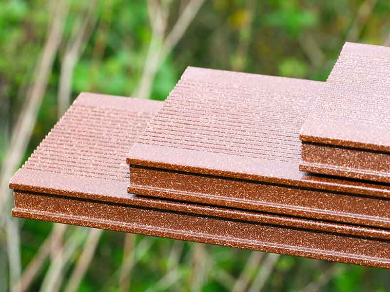 Naturfaserverstärkte Kunststoffe werden für die Herstellung von Terrassen verwendet