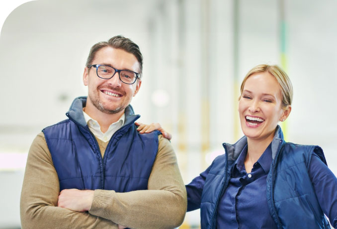 karriere-bei-buss_purpose_weg-in-die-zukunft_froehliche-mitarbeiter