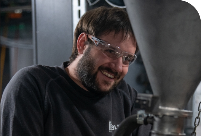 karriere_kollege-montiert-top-feeder-an-COMPEO