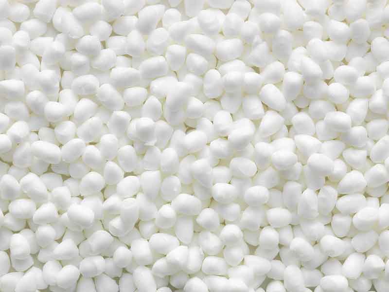 Compoundier-Systeme zur Herstellung von weißen Granulaten aus PET oder PBT